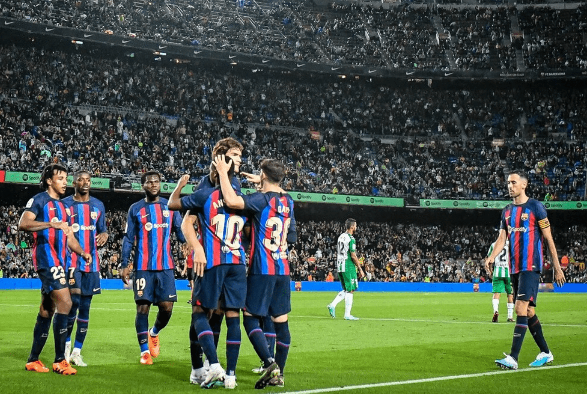 包含莱万多夫斯基连续十五场比赛得分超过比分优势明显，德国队挑战极限！的词条